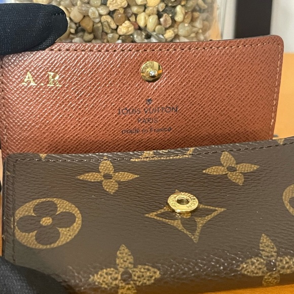 Louis Vuitton 6 key holder - Picture 4 of 13